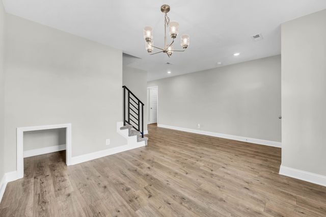 215 Donegal Dr, Clarksville, TN 37042