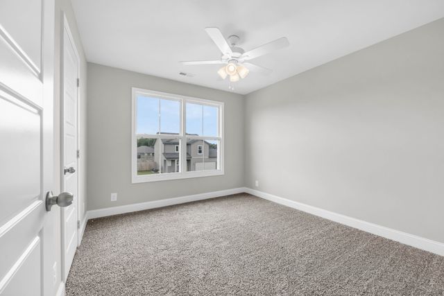 215 Donegal Dr, Clarksville, TN 37042