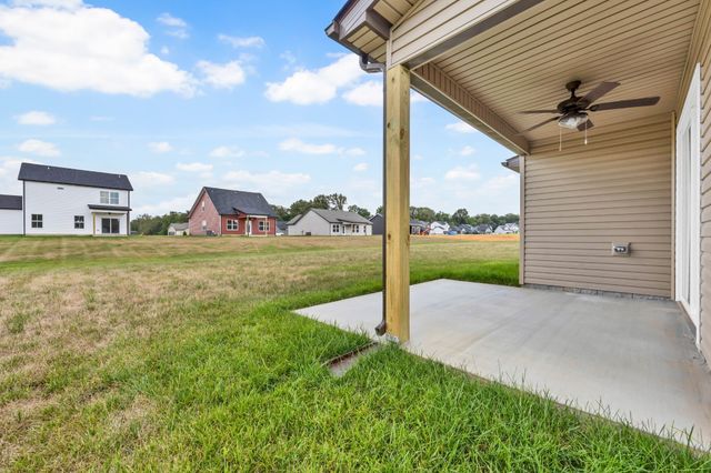 215 Donegal Dr, Clarksville, TN 37042