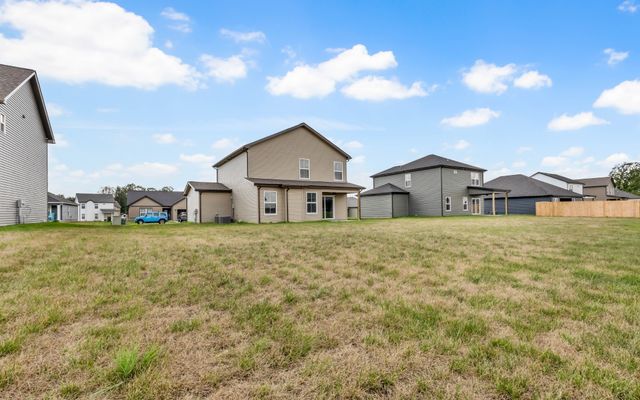 215 Donegal Dr, Clarksville, TN 37042