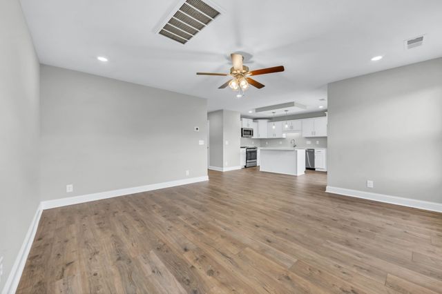 215 Donegal Dr, Clarksville, TN 37042