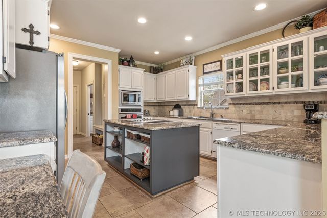 12514 S 18th Circle E, Jenks, OK 74037