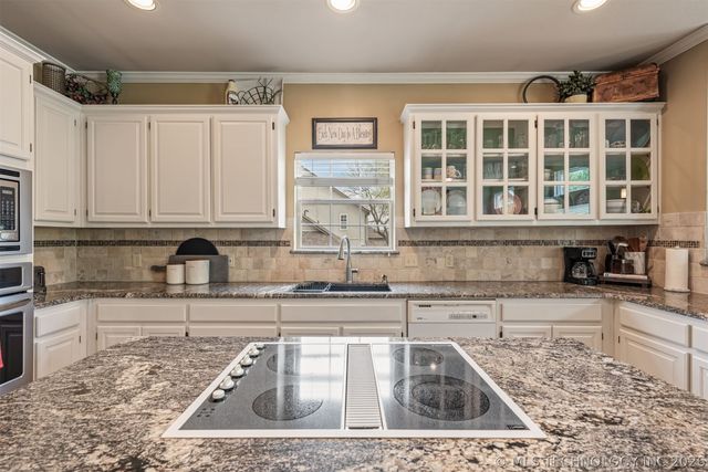 12514 S 18th Circle E, Jenks, OK 74037