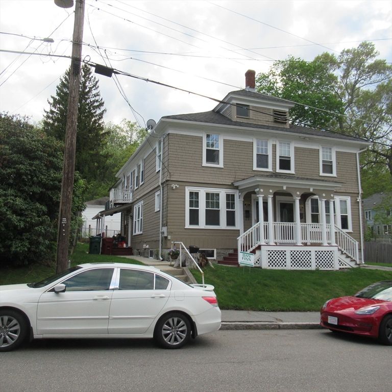 85-87 Belrose Ave, Lowell, MA 01852