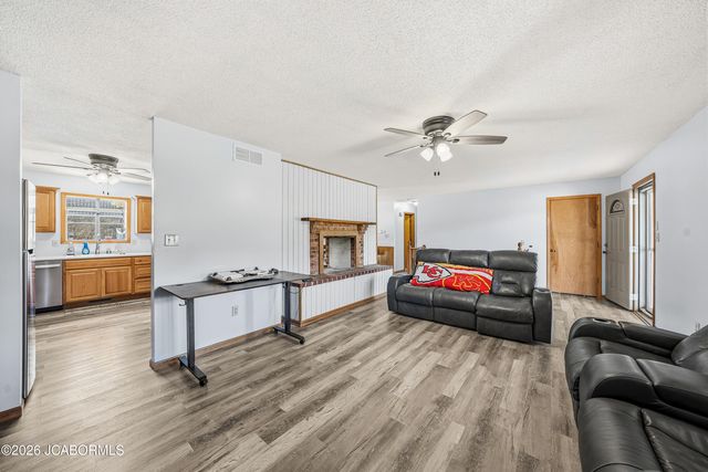 8907 KINGS CHAPEL ROAD, Centertown, MO 65023