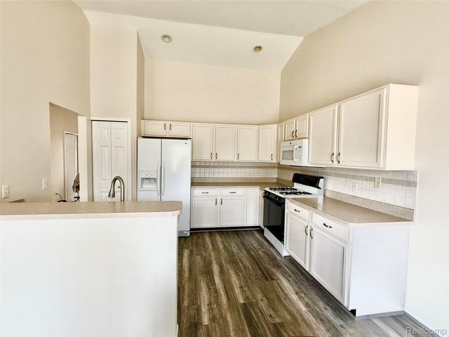 12440 Noonan Court, Shelby Charter Township, MI 48315