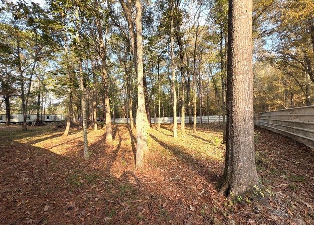 256 County Road 2146, Cleveland, TX 77327