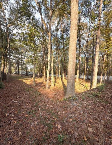 256 County Road 2146, Cleveland, TX 77327