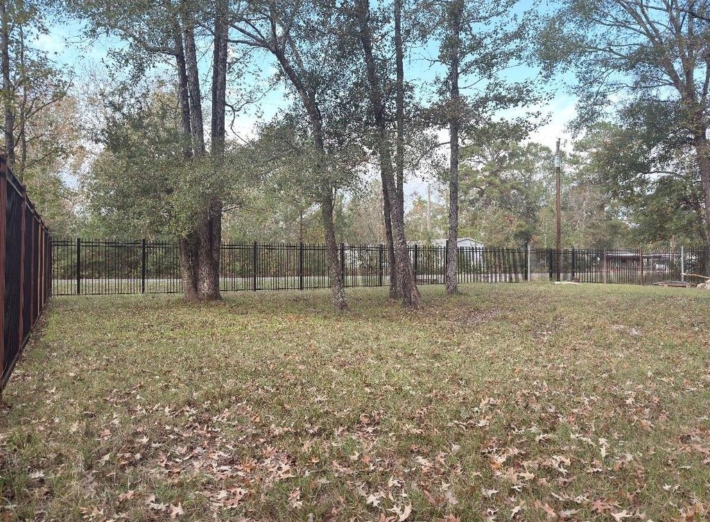 256 County Road 2146, Cleveland, TX 77327