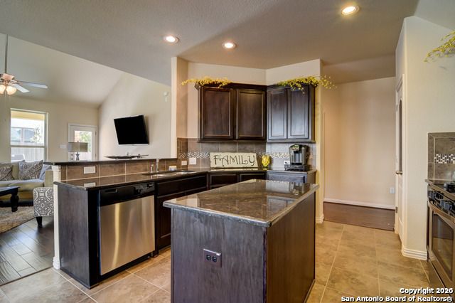 7618 Redrock Vista, San Antonio, TX 78250