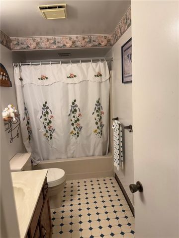 1525 Orchard Dr, Unity Twp, PA 15601