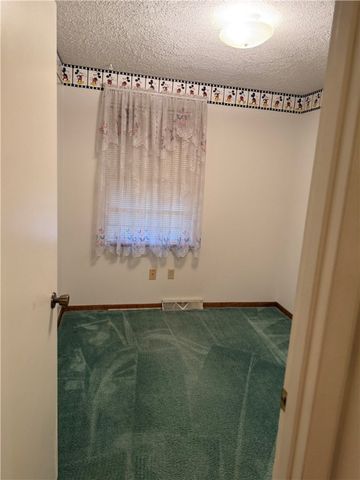 1525 Orchard Dr, Unity Twp, PA 15601