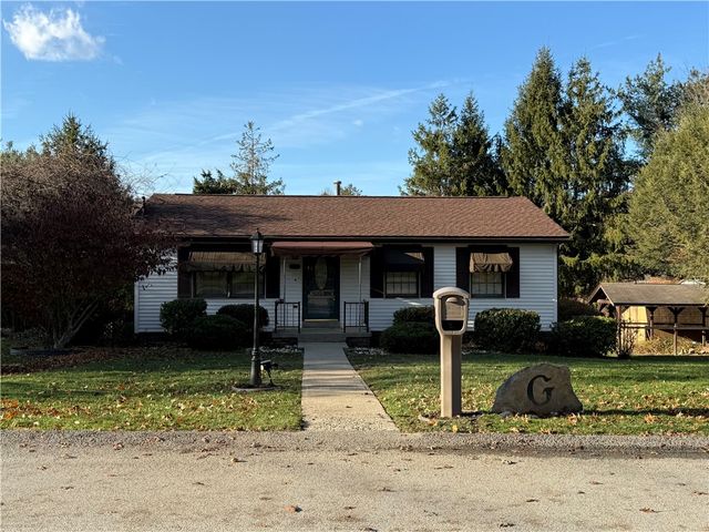 1525 Orchard Dr, Unity Twp, PA 15601