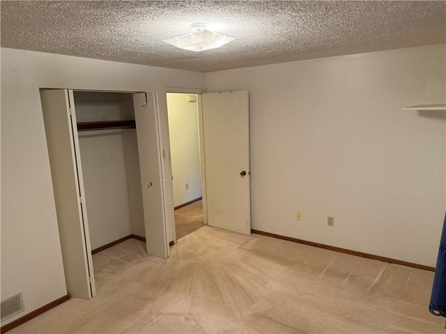 1525 Orchard Dr, Unity Twp, PA 15601