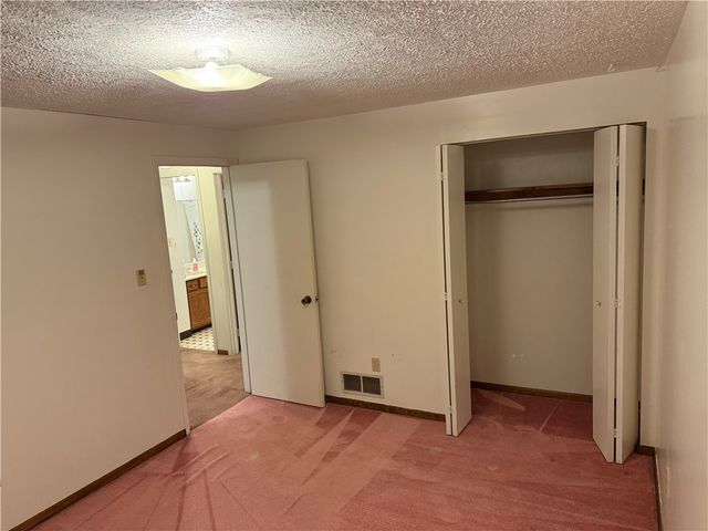 1525 Orchard Dr, Unity Twp, PA 15601