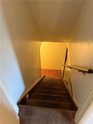 1525 Orchard Dr, Unity Twp, PA 15601