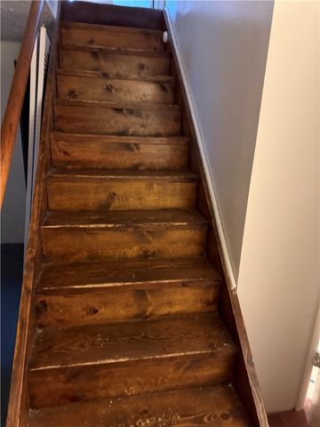 1525 Orchard Dr, Unity Twp, PA 15601