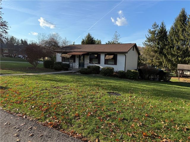 1525 Orchard Dr, Unity Twp, PA 15601
