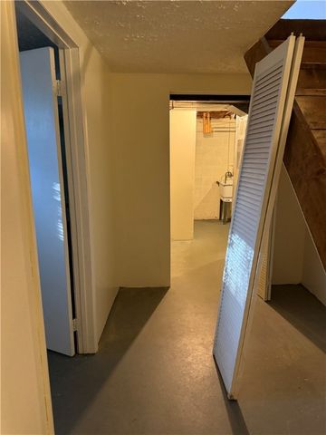 1525 Orchard Dr, Unity Twp, PA 15601