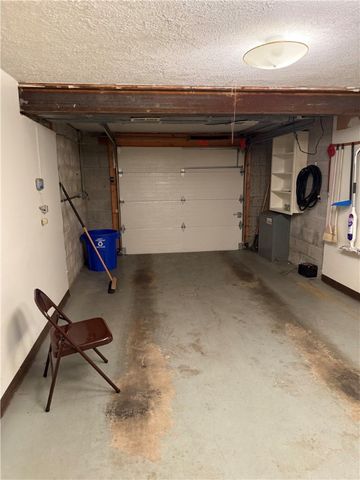 1525 Orchard Dr, Unity Twp, PA 15601