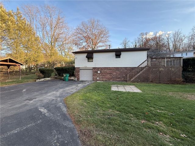 1525 Orchard Dr, Unity Twp, PA 15601