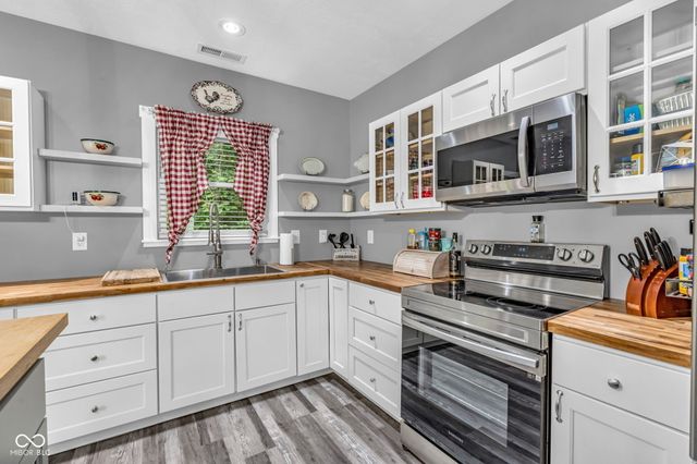 259 Jefferson Valley, Coatesville, IN 46121