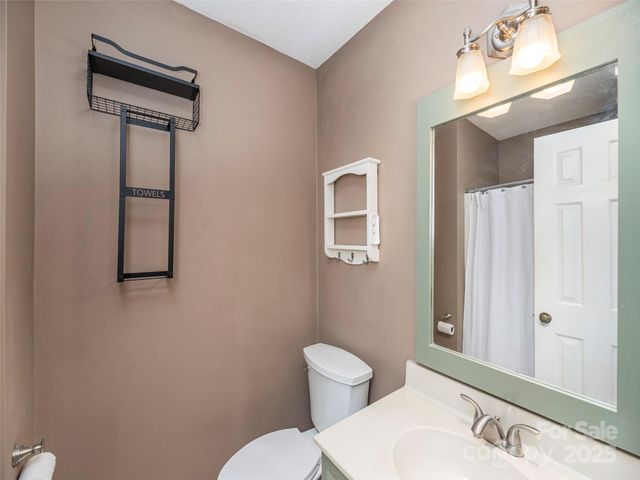 1392 Mount Chalet Road, Canton, NC 28716