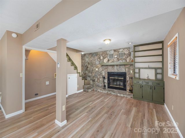 1392 Mount Chalet Road, Canton, NC 28716