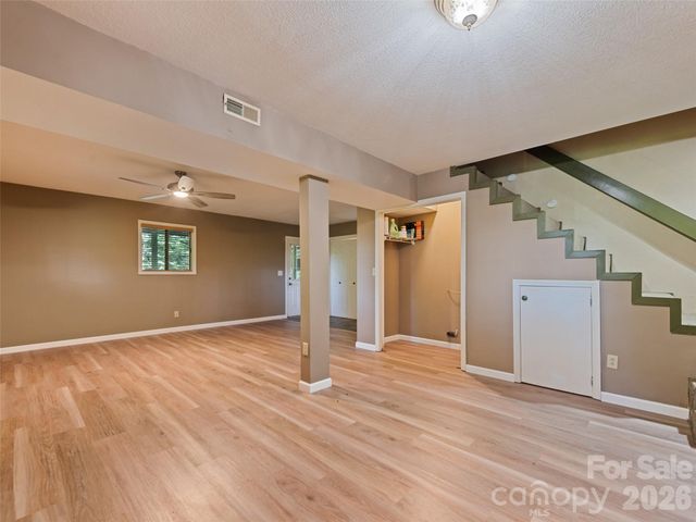 1392 Mount Chalet Road, Canton, NC 28716