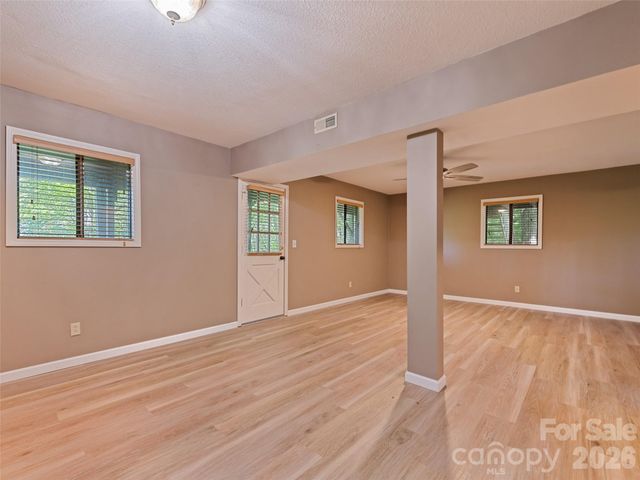 1392 Mount Chalet Road, Canton, NC 28716