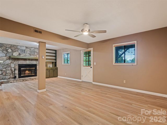 1392 Mount Chalet Road, Canton, NC 28716