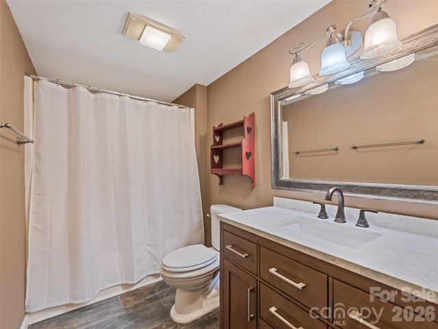 1392 Mount Chalet Road, Canton, NC 28716
