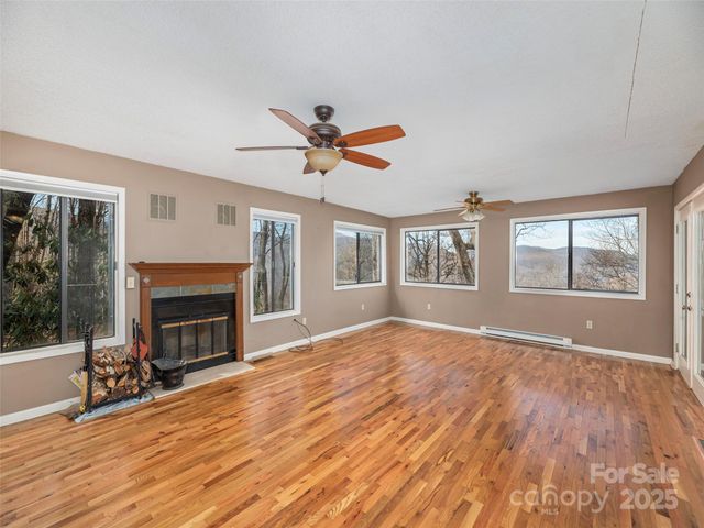 1392 Mount Chalet Road, Canton, NC 28716