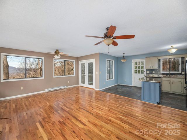 1392 Mount Chalet Road, Canton, NC 28716