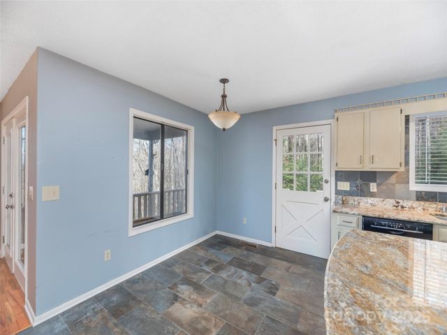 1392 Mount Chalet Road, Canton, NC 28716