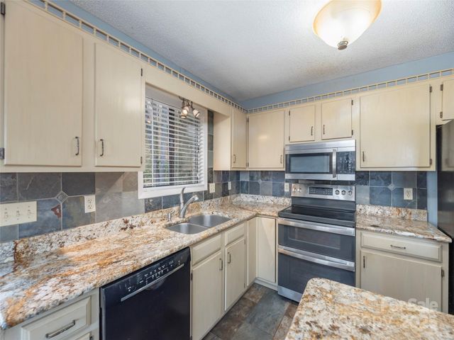 1392 Mount Chalet Road, Canton, NC 28716