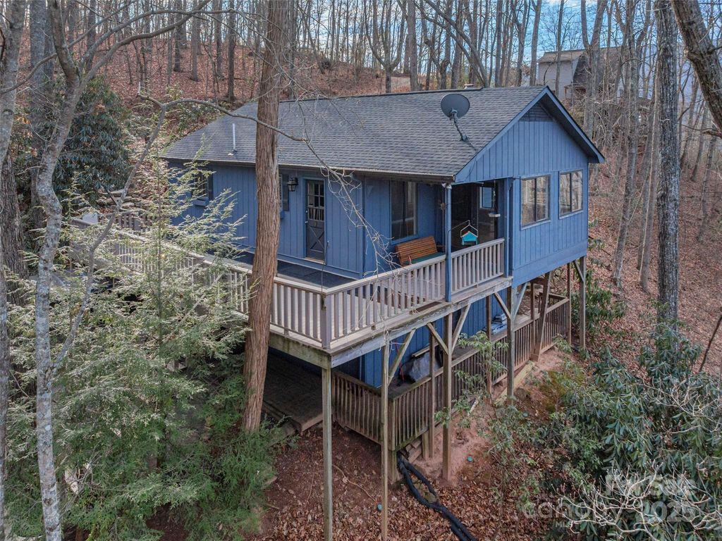 1392 Mount Chalet Road, Canton, NC 28716