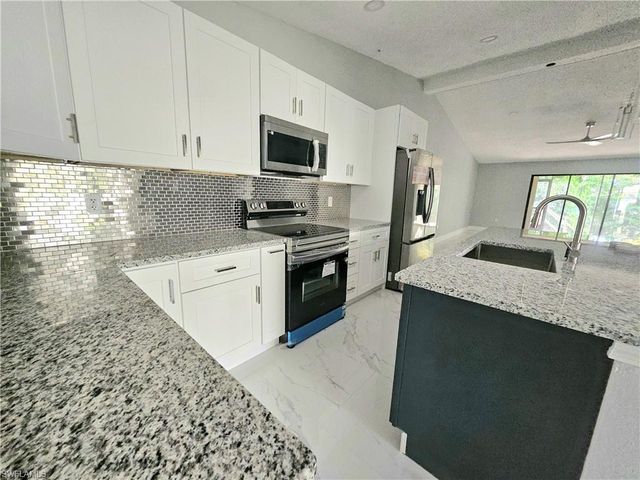 17758 park village BLVD, Fort Myers, FL 33908