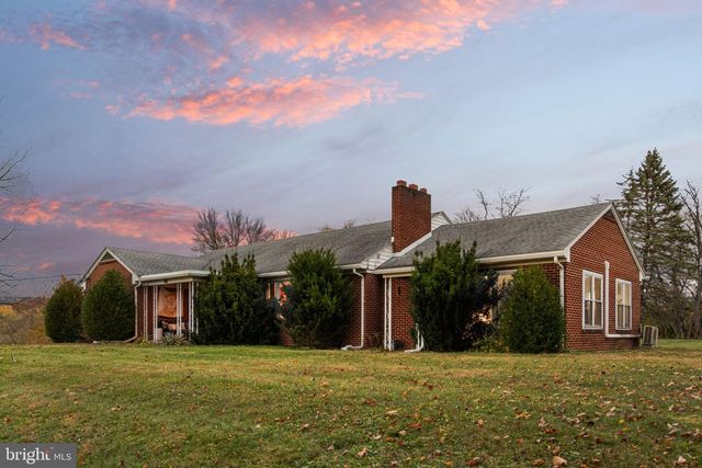 401 VILLAGE RD, Harrisburg, PA 17112