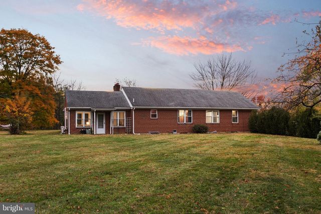 401 VILLAGE RD, Harrisburg, PA 17112