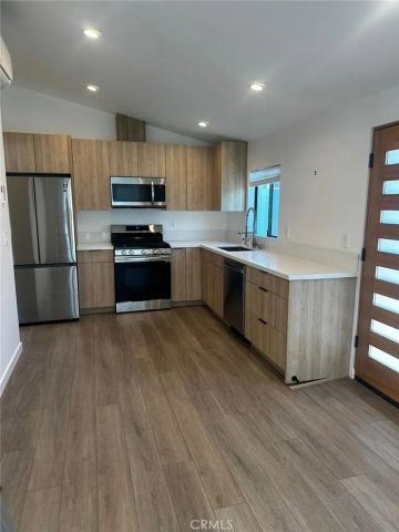 23030 Dolorosa, Woodland Hills, CA 91367