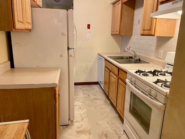 9 Irving St 1, Medford, MA 02155