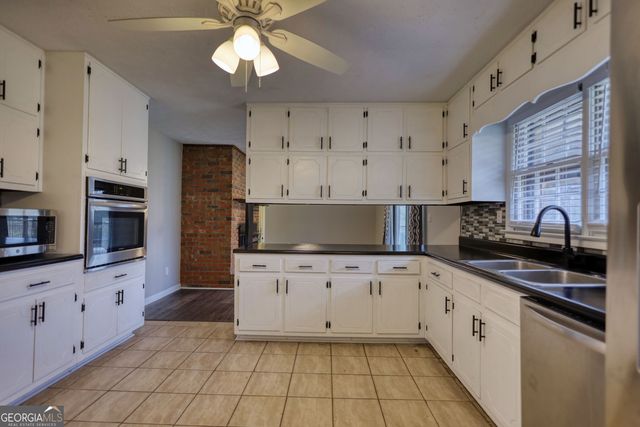 467 Johnny Cut Road, Griffin, GA 30223