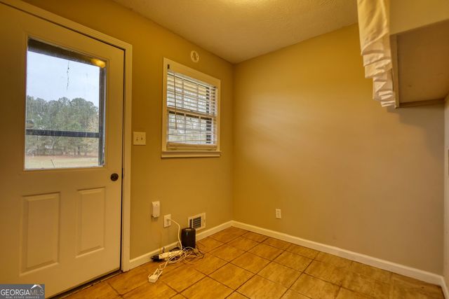 467 Johnny Cut Road, Griffin, GA 30223