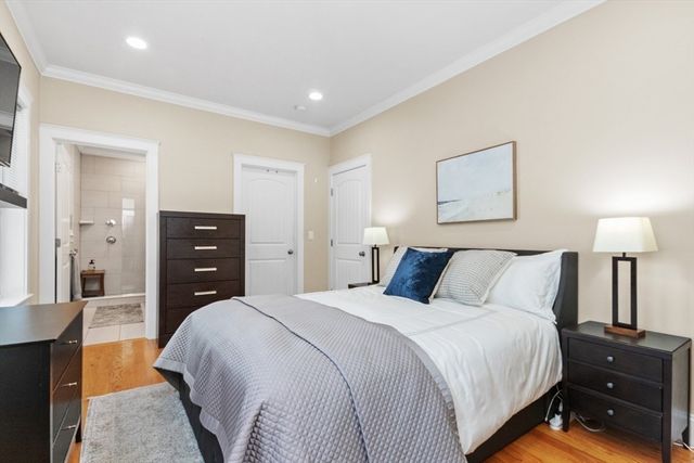 87 Sunnyside St 87, Boston, MA 02136