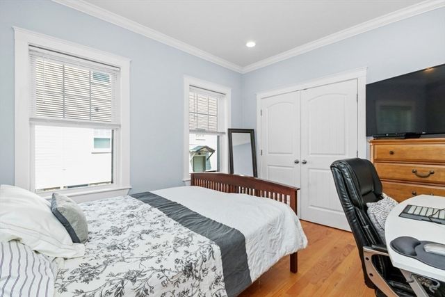 87 Sunnyside St 87, Boston, MA 02136