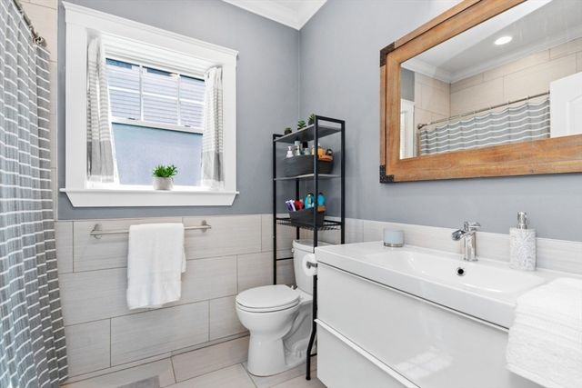 87 Sunnyside St 87, Boston, MA 02136