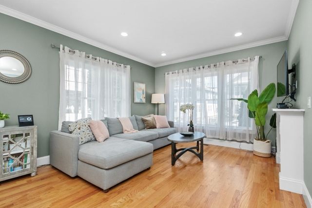 87 Sunnyside St 87, Boston, MA 02136