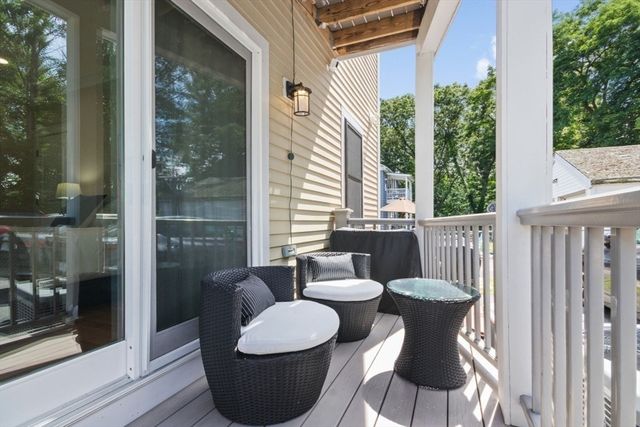 87 Sunnyside St 87, Boston, MA 02136