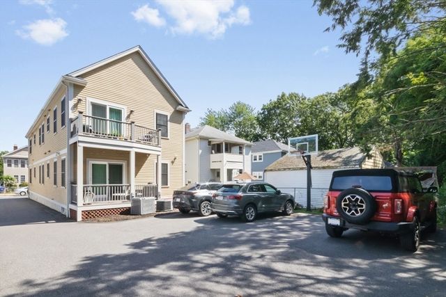 87 Sunnyside St 87, Boston, MA 02136